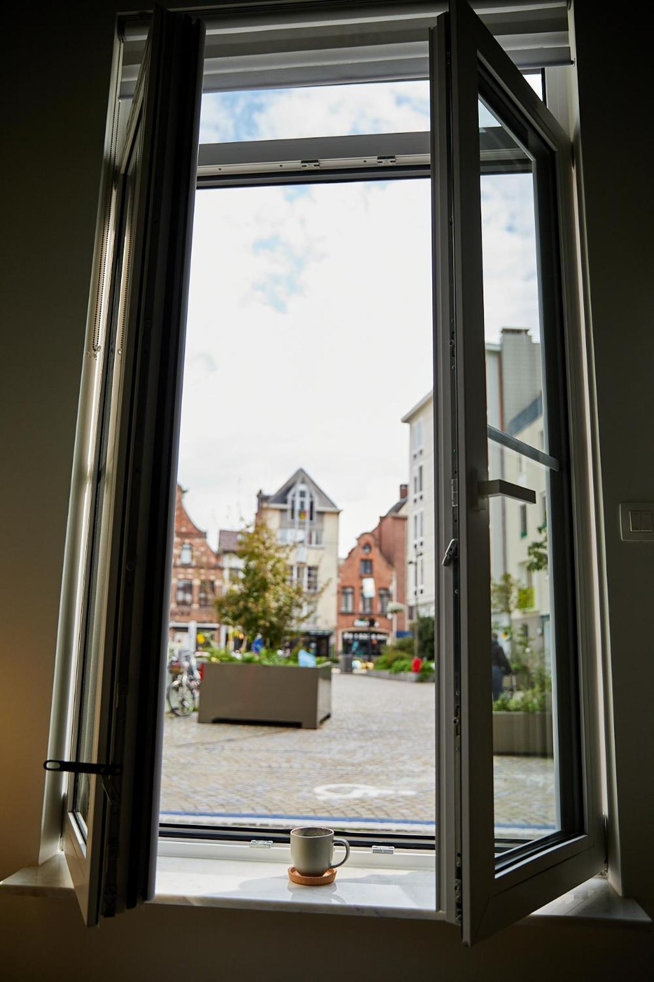 Urban Chic Apartment In The Heart Of Mechelen Bagian luar foto
